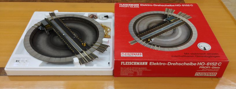 track across modules turntable in box