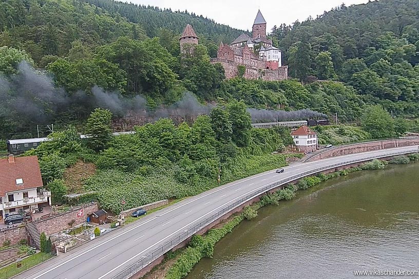 DS 2014 blog - Steam surfers special train passes Zwingenberg castle