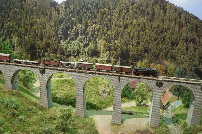 Hochschwarzwald blog 07 - Mixed freight on the Ravenna Viaduct heading to Freiburg Wiehre