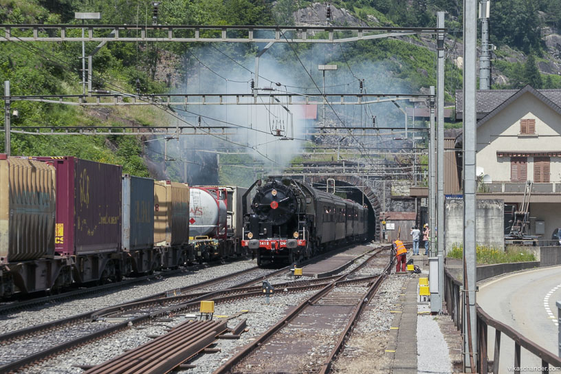 Gotthard Dampfspektakel blog - SNCF 141r glides smoothly thru wassen station