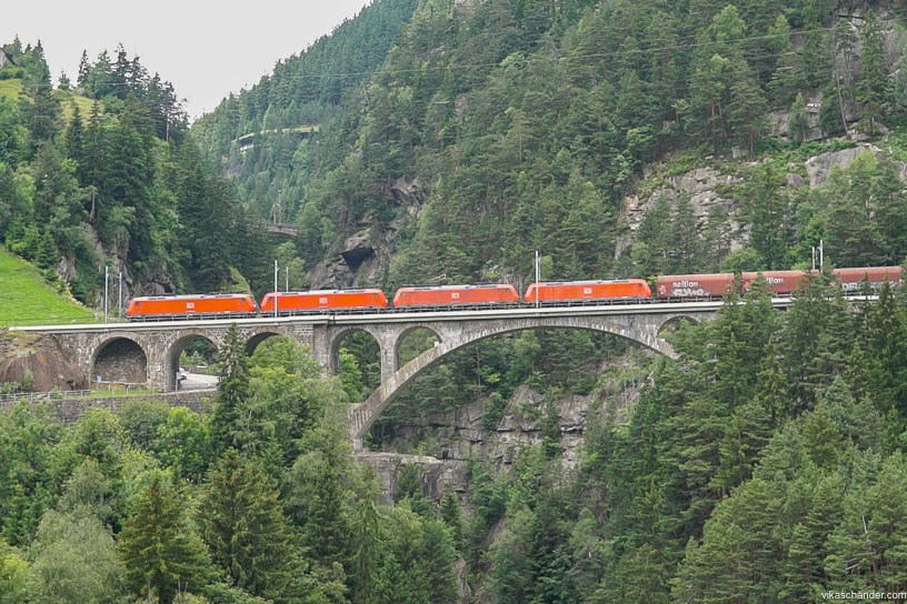 Gotthard Dampfspektakel blog - nice display of freights at Wassen whilst awaiting the steamers