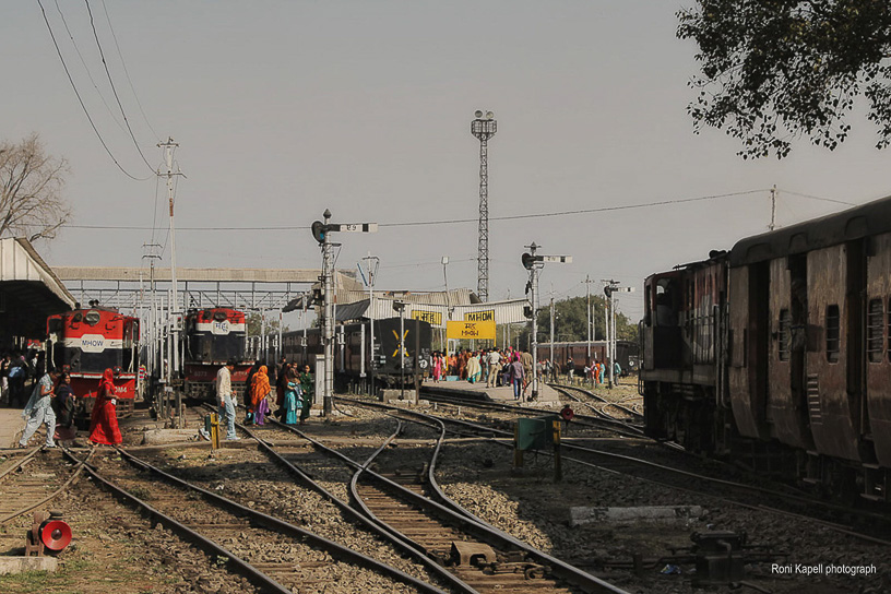 Train to Patalpani blog photo 06 - Mhow was a busy station before gauge conversion with as many as 3 active platforms