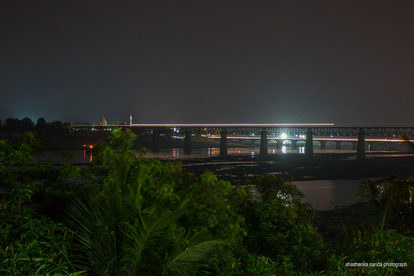 Train to Patalpani blog photo 45 - Long exposure with a train on the bridge and a wider angle